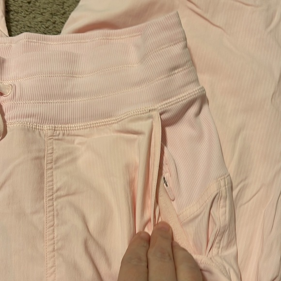 Lululemon Dance Studio Jogger Lined MR Strawberry Milkshake SZ 6 Sold Out - Picture 9 of 9
